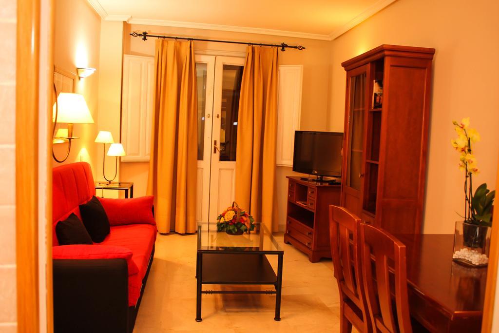 Apartamentos Caballero De Gracia Madrid Exterior foto