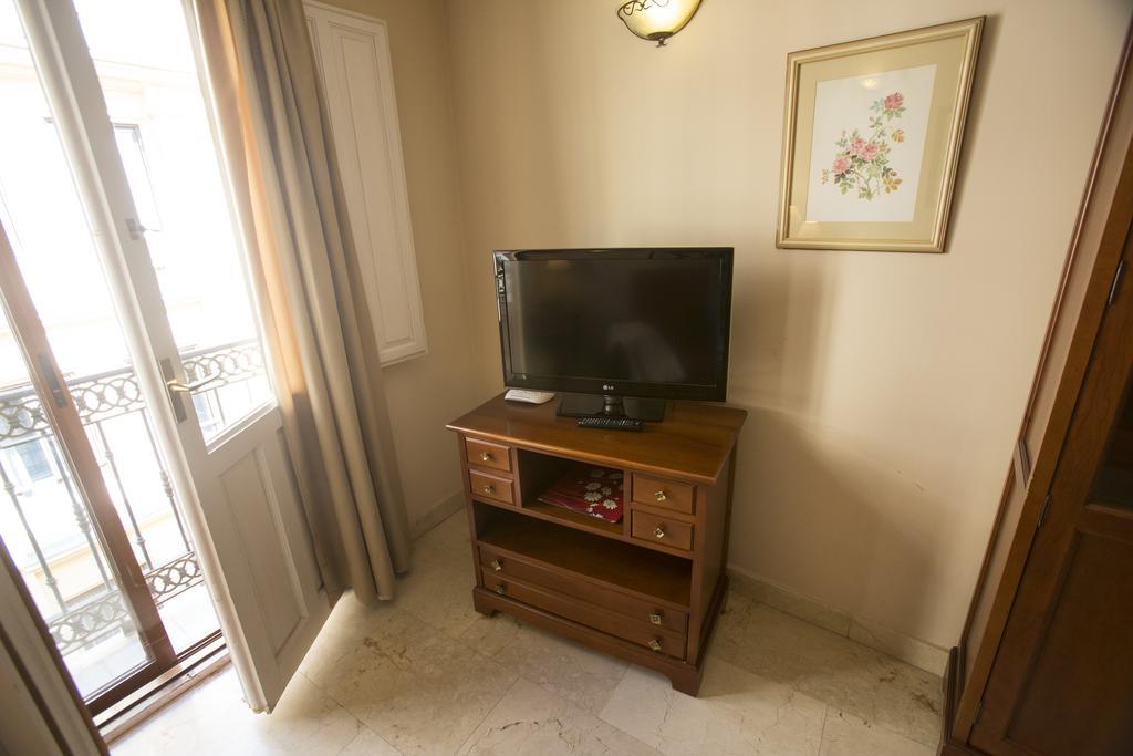Apartamentos Caballero De Gracia Madrid Exterior foto