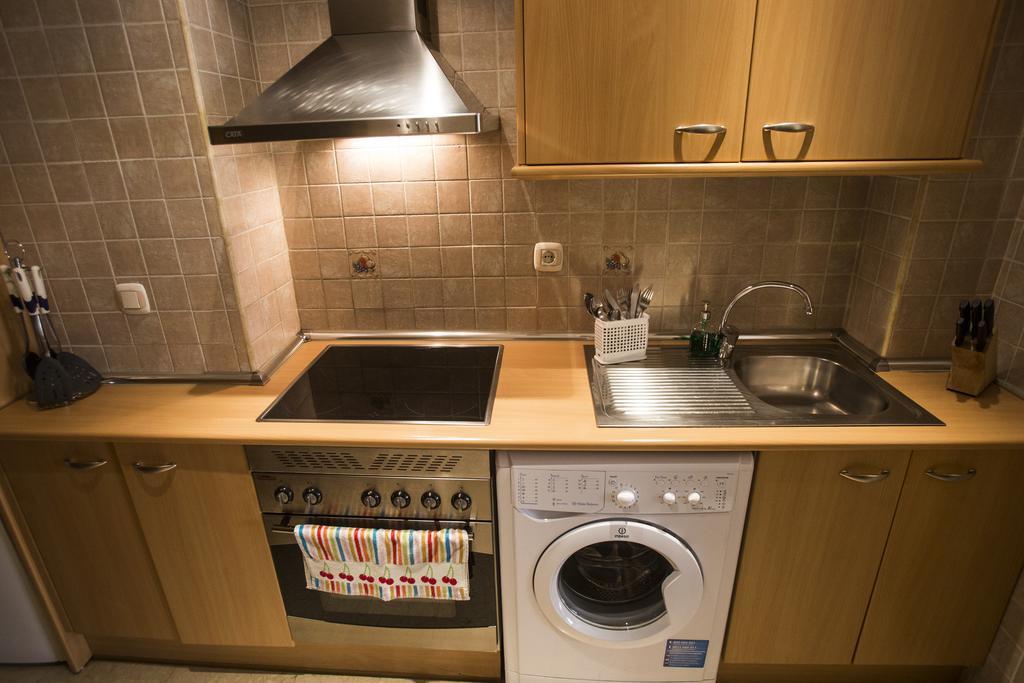Apartamentos Caballero De Gracia Madrid Exterior foto