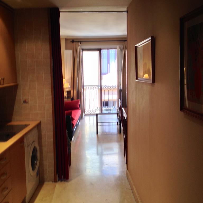 Apartamentos Caballero De Gracia Madrid Exterior foto