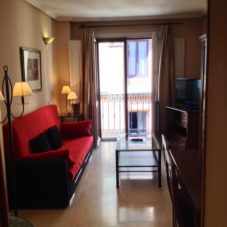 Apartamentos Caballero De Gracia Madrid Exterior foto