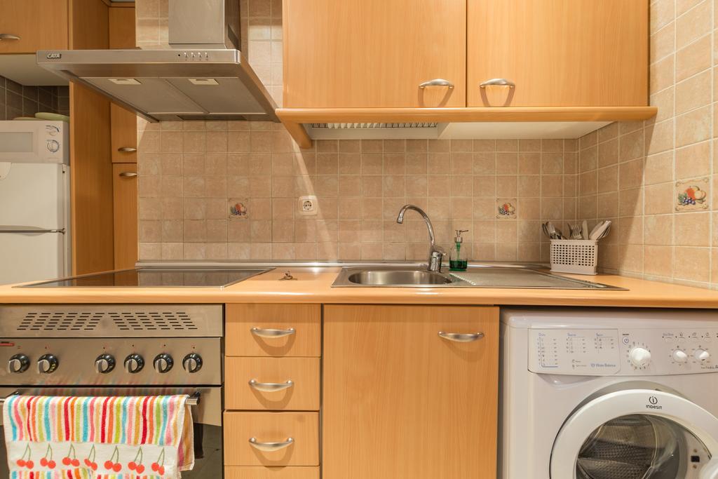 Apartamentos Caballero De Gracia Madrid Exterior foto
