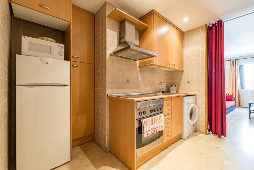 Apartamentos Caballero De Gracia Madrid Exterior foto