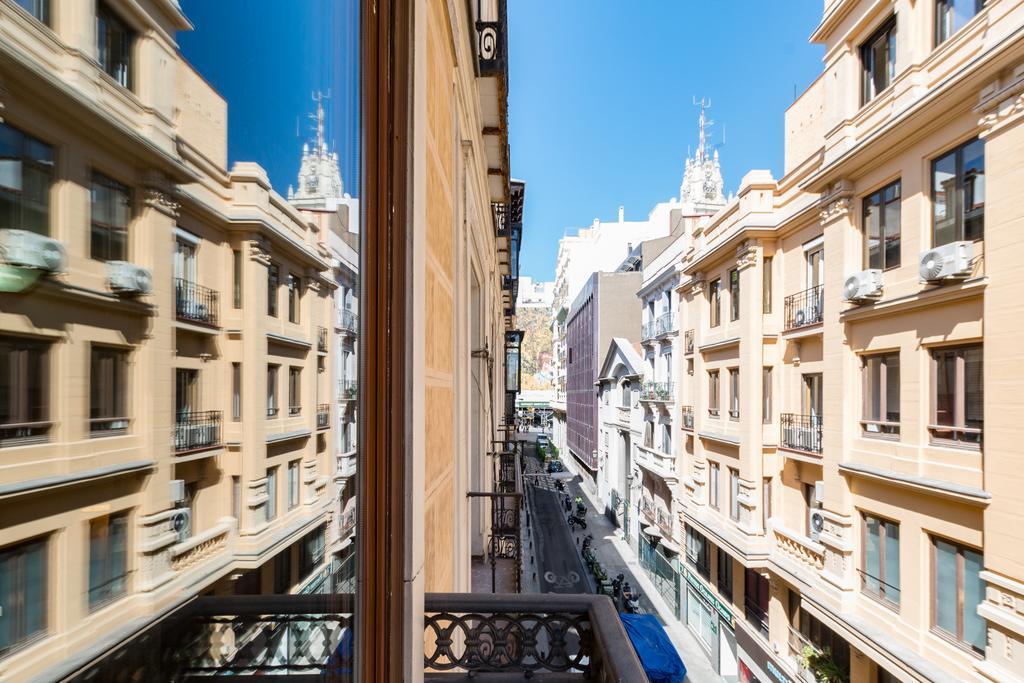 Apartamentos Caballero De Gracia Madrid Exterior foto