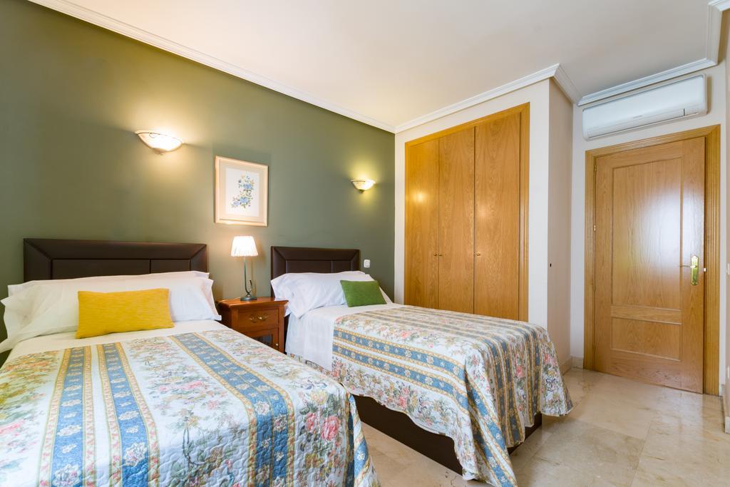 Apartamentos Caballero De Gracia Madrid Exterior foto