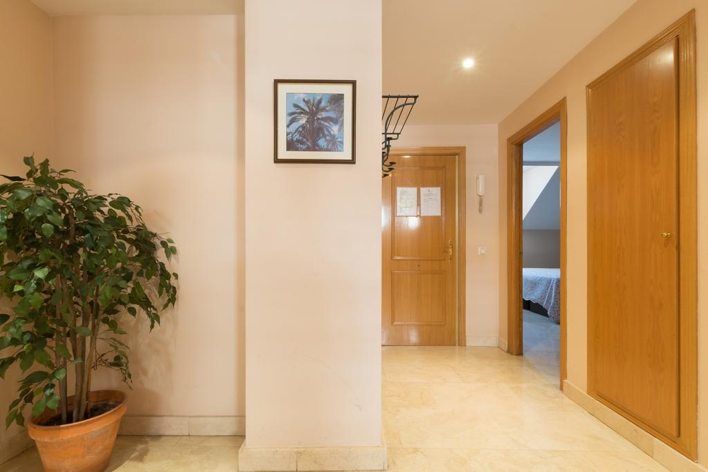 Apartamentos Caballero De Gracia Madrid Exterior foto