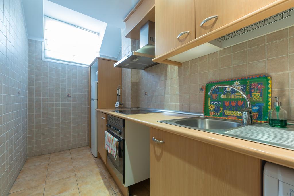 Apartamentos Caballero De Gracia Madrid Exterior foto