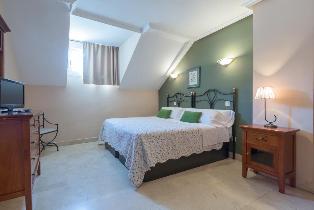 Apartamentos Caballero De Gracia Madrid Exterior foto
