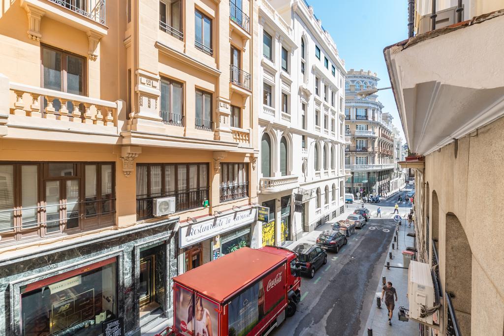 Apartamentos Caballero De Gracia Madrid Exterior foto