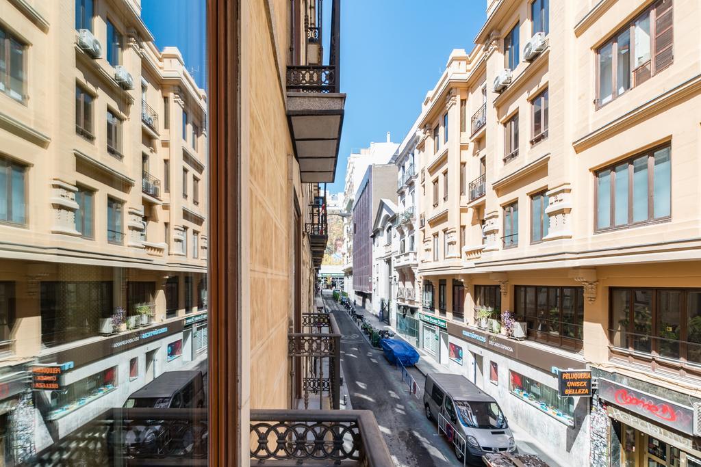 Apartamentos Caballero De Gracia Madrid Exterior foto
