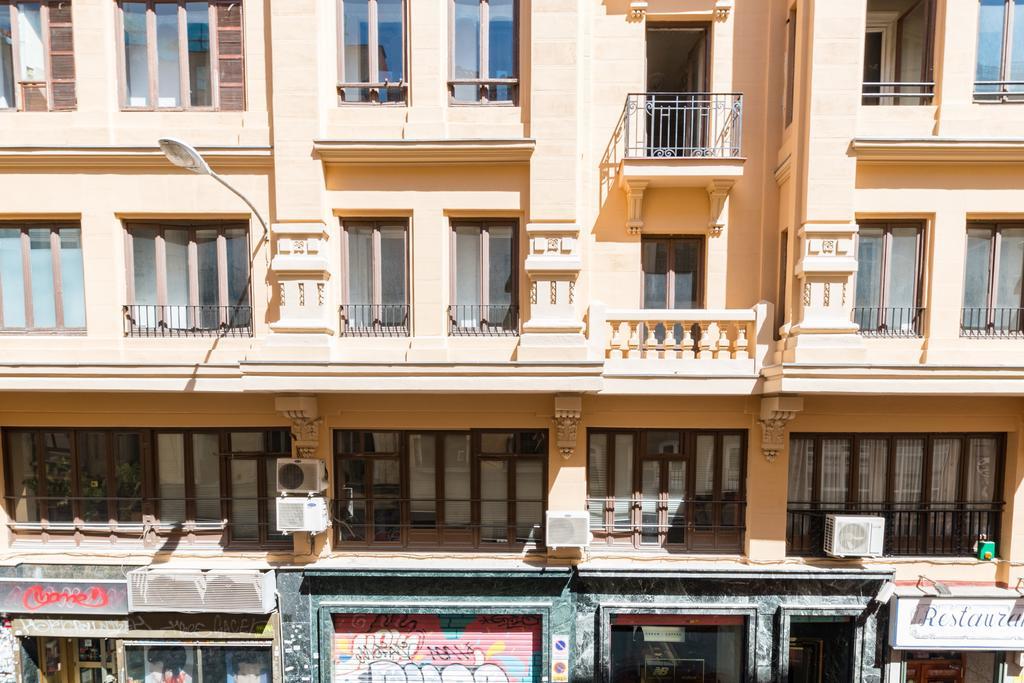 Apartamentos Caballero De Gracia Madrid Exterior foto