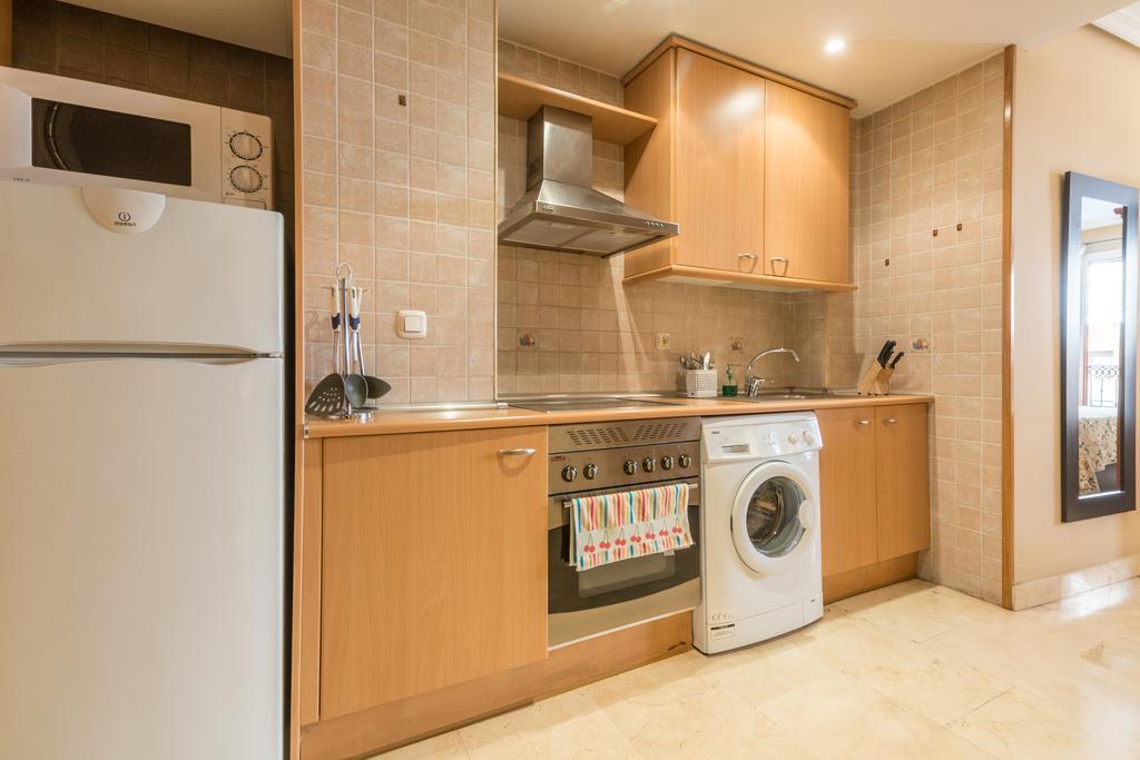 Apartamentos Caballero De Gracia Madrid Exterior foto