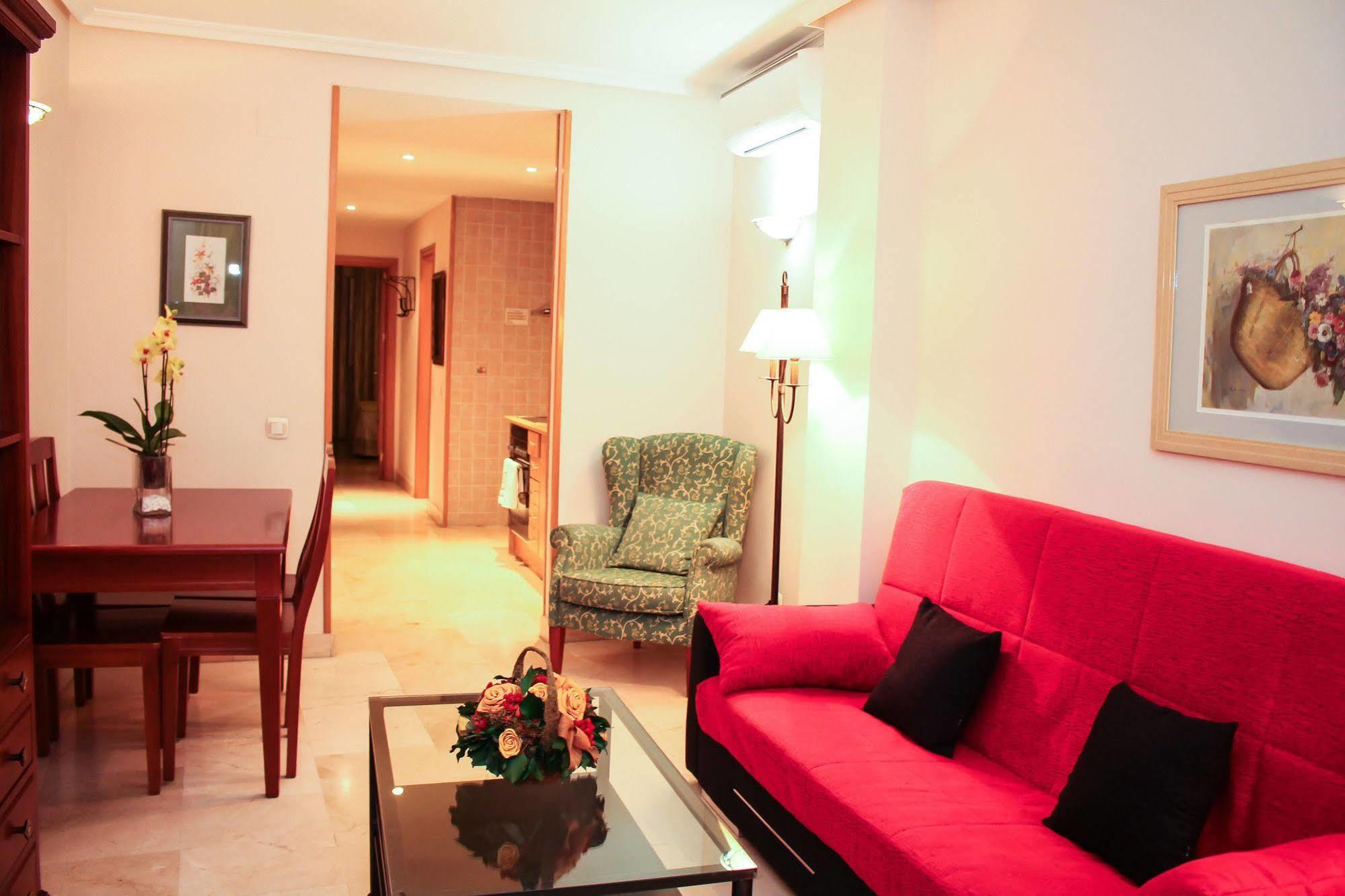 Apartamentos Caballero De Gracia Madrid Exterior foto