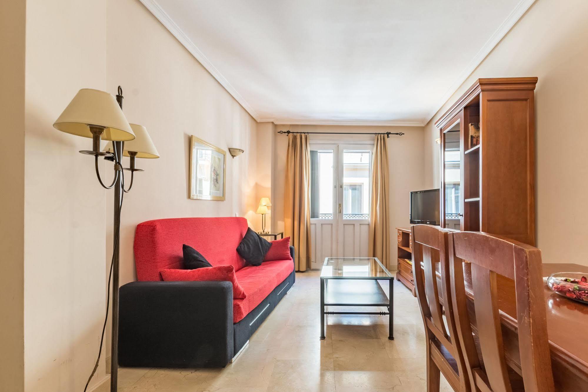 Apartamentos Caballero De Gracia Madrid Exterior foto
