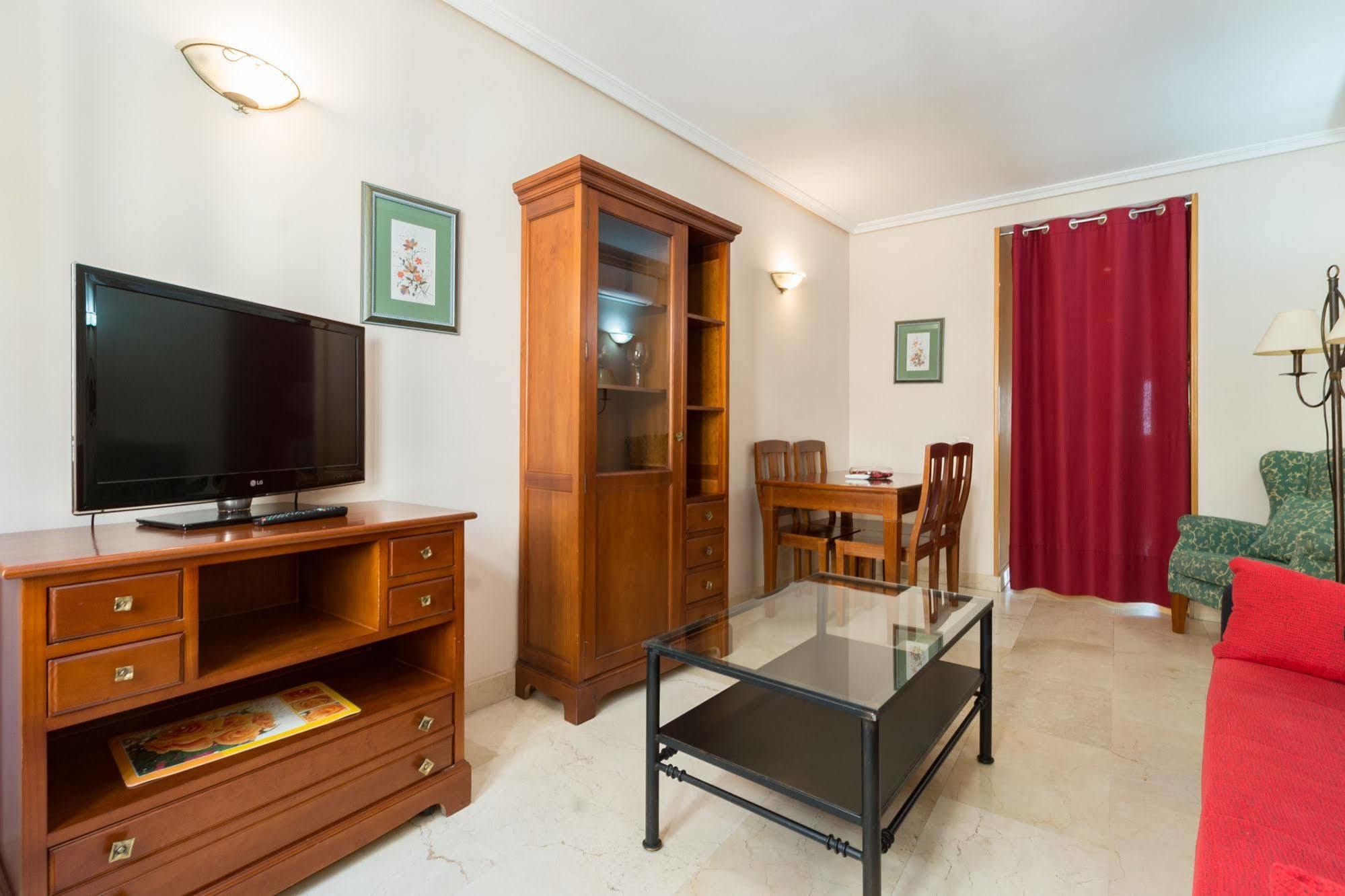 Apartamentos Caballero De Gracia Madrid Exterior foto